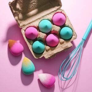 BEAUTY BAKERIE Eggs Blending Makeup Sponges - SEALED